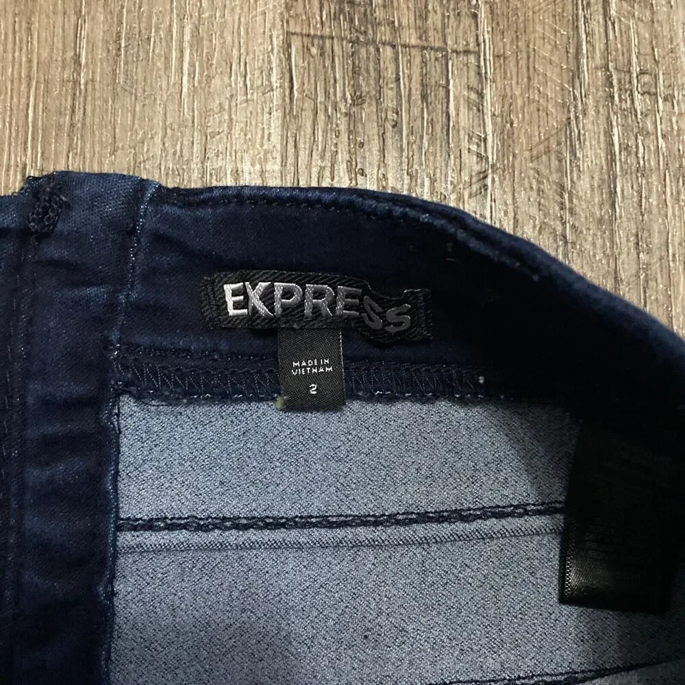 Express Women's Knee Length Mini Jean Skirt ~ Sz 2 ~ Blue